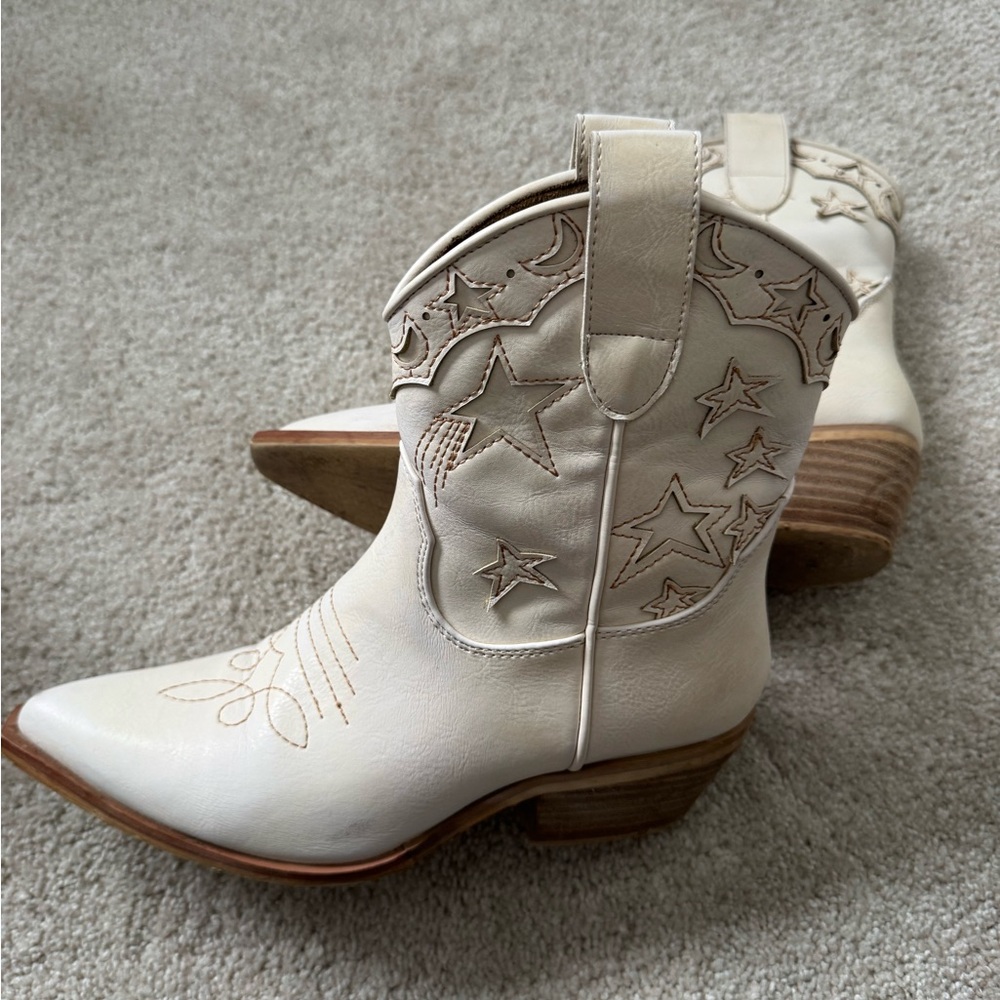 ShuShop Cream Star Western Ankle Boots